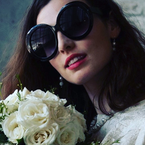 Jackie O large oversized sunglasses - Picture 3 of 3